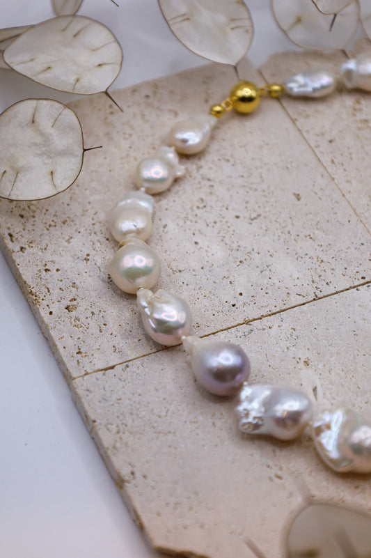 Kette mit Barockperlen Eliz