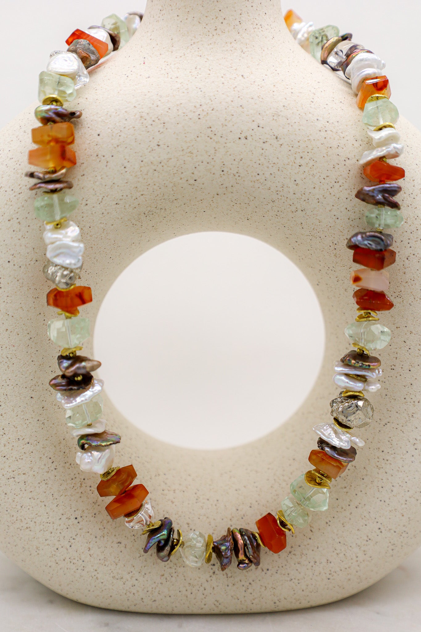 Bunte Edelsteinkette