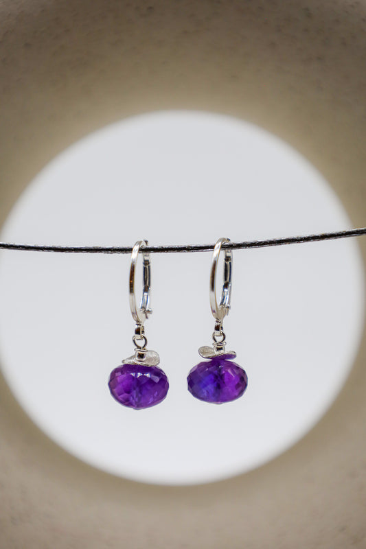 Silberne Ohrringe mit Amethyst