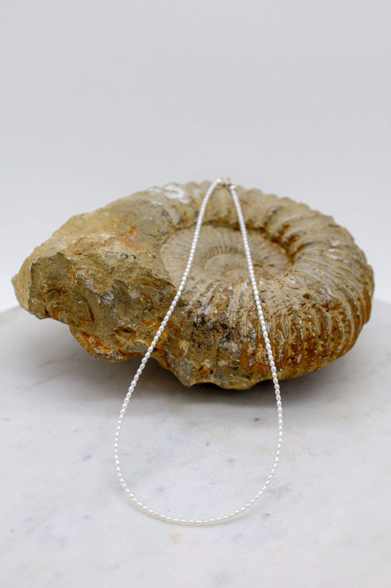 Kette mit kleinen Perlen