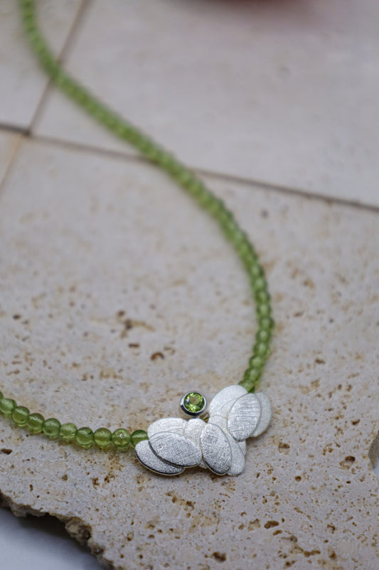 Peridot-Halskette handgefertigt Silbergalerie Regensburg
