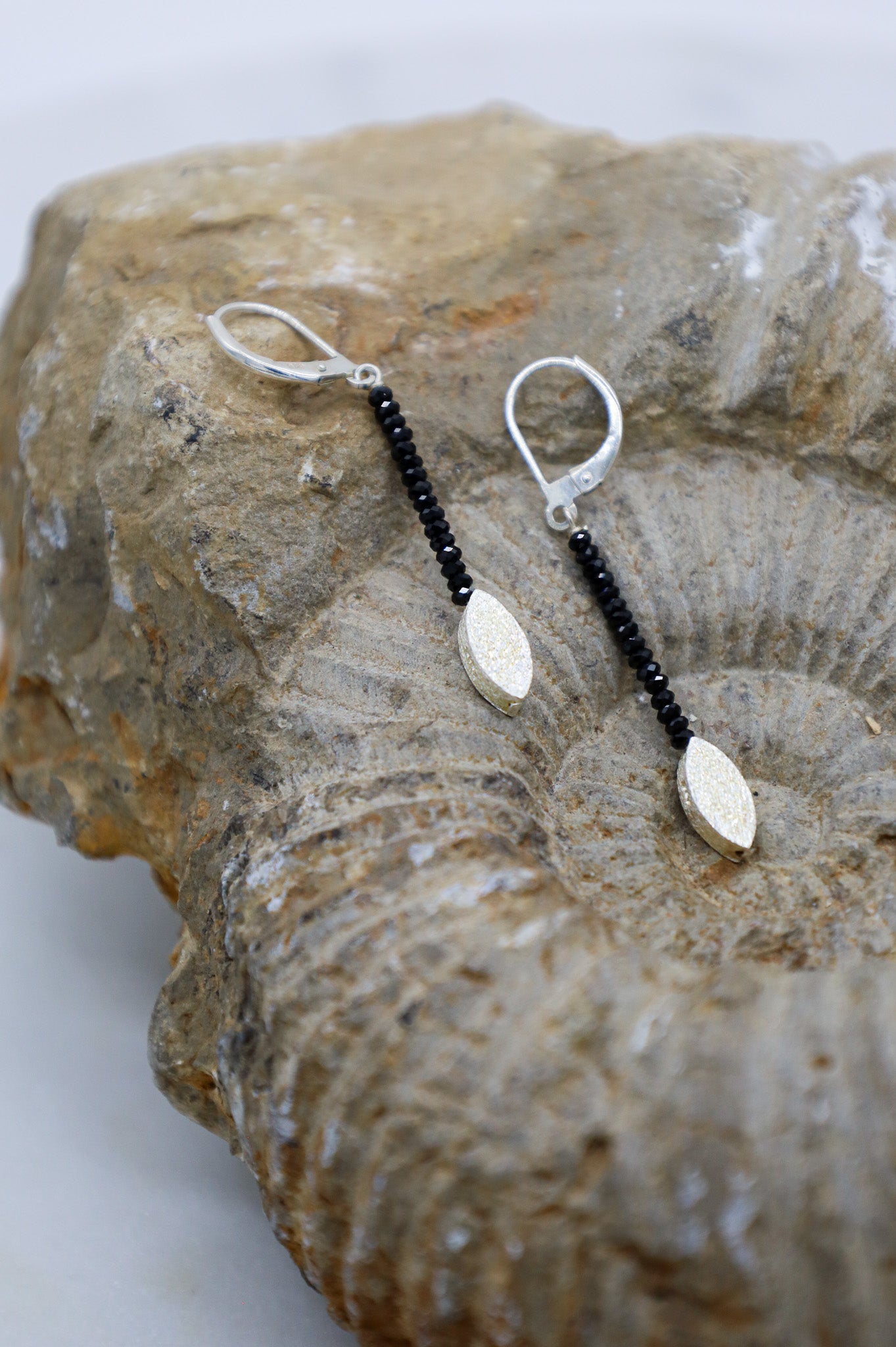 OHrschmuck aus Spinell