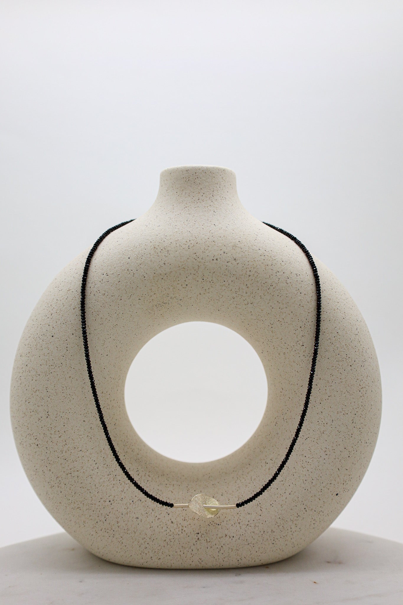 Schwarze Spinell Kette für Frauen