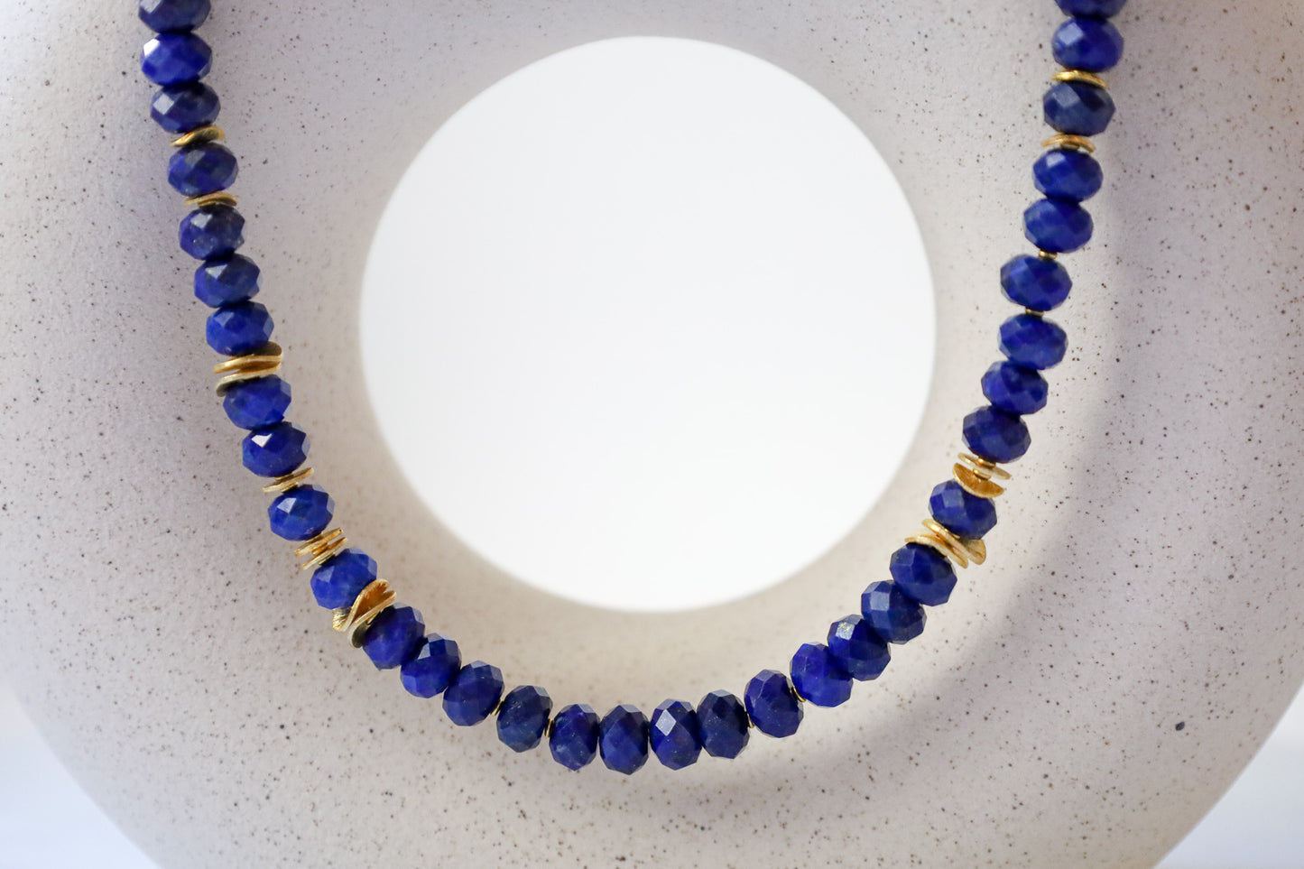 Blaue Lapislazuli Kette