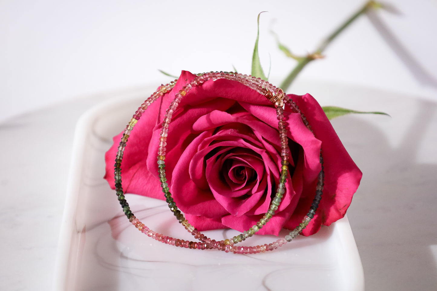 turmalin Halskette mit dem roségoldenem Karabiner Verschluss