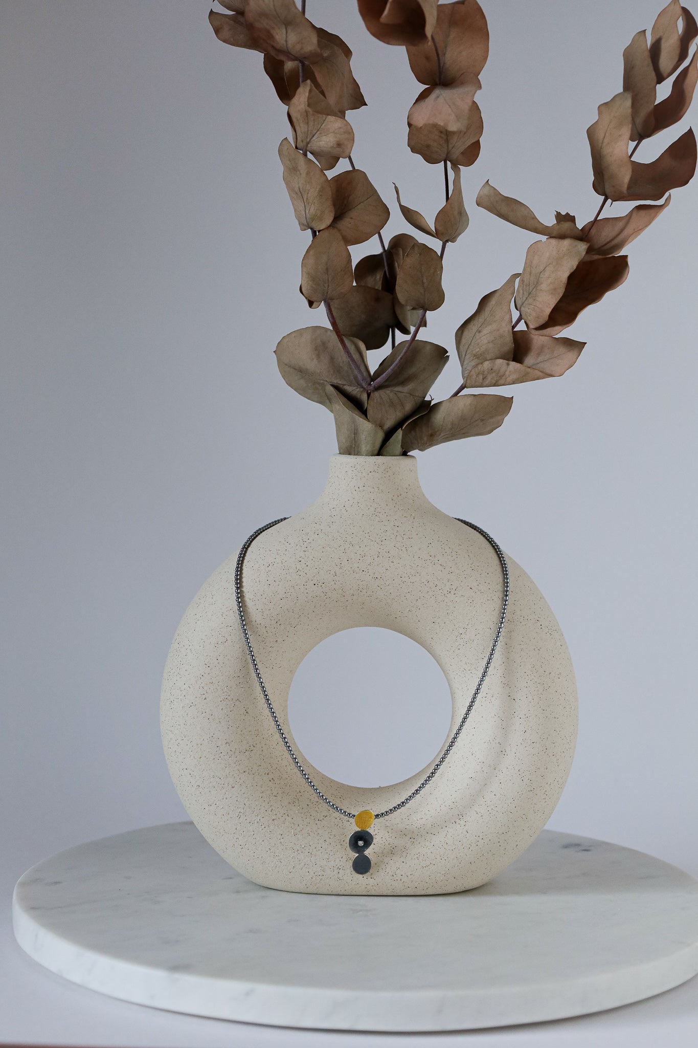 Silberne Kette mit Hämatit