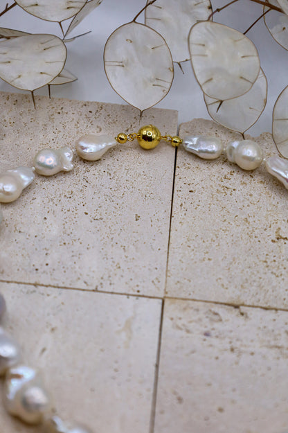 Kette mit Barockperlen Eliz