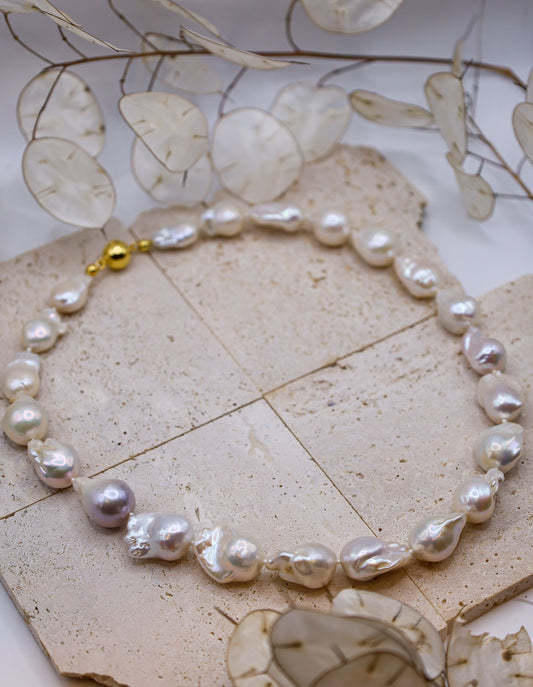 Kette mit Barockperlen Eliz