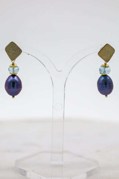 Handgefertigte Ohrringe in Hellblau und Blaugrau Farbe