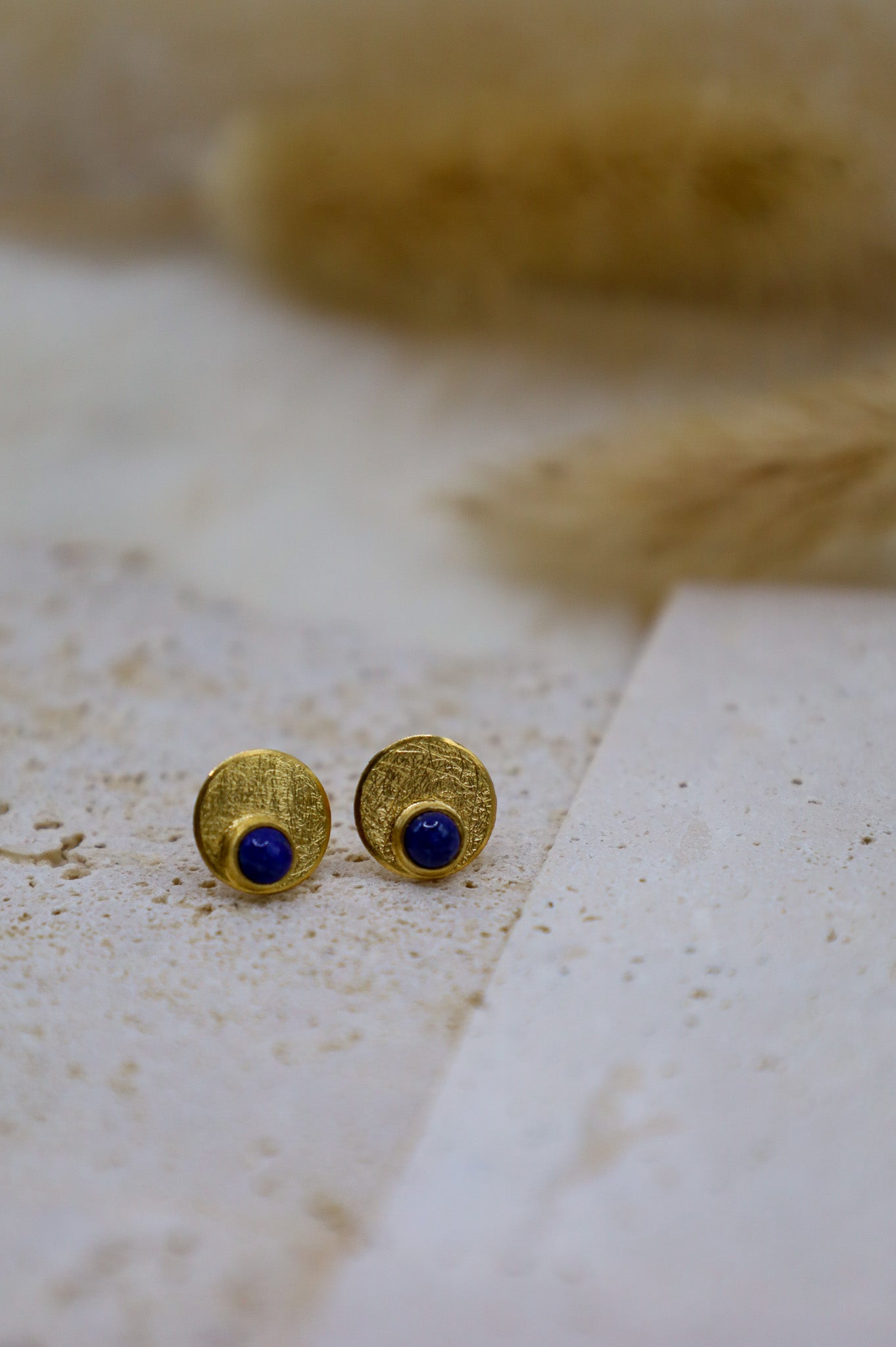 Goldene Lapislazuli Ohrringe