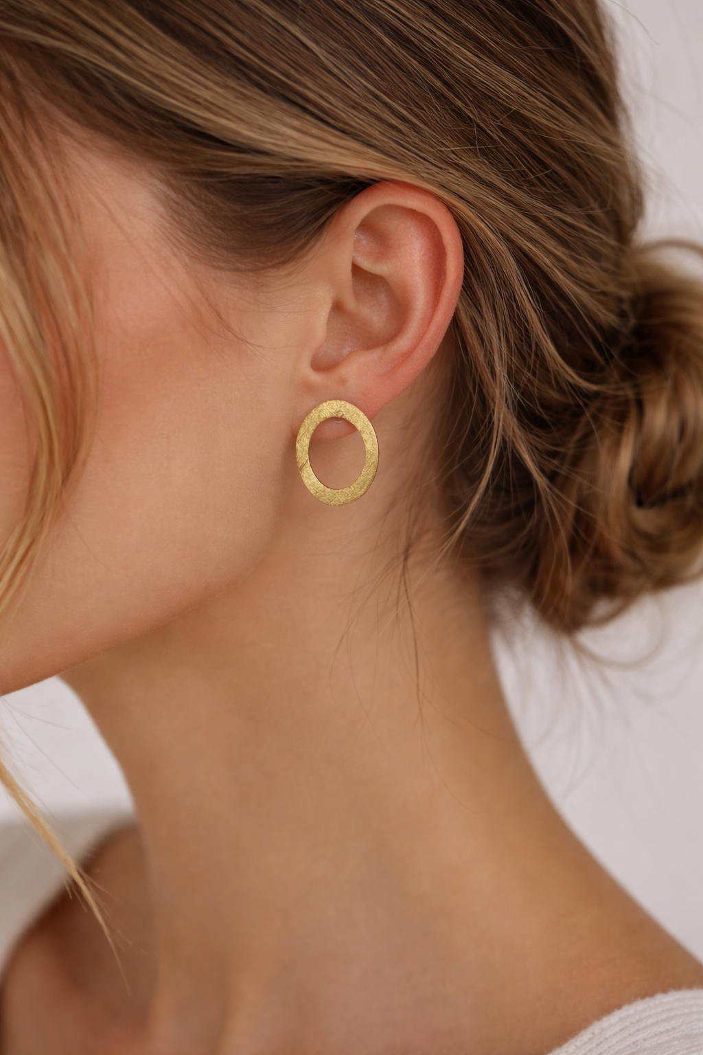 Ovale Stecker Mara