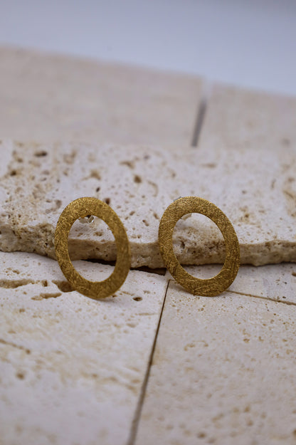 Goldene Ohrringe Frauen oval