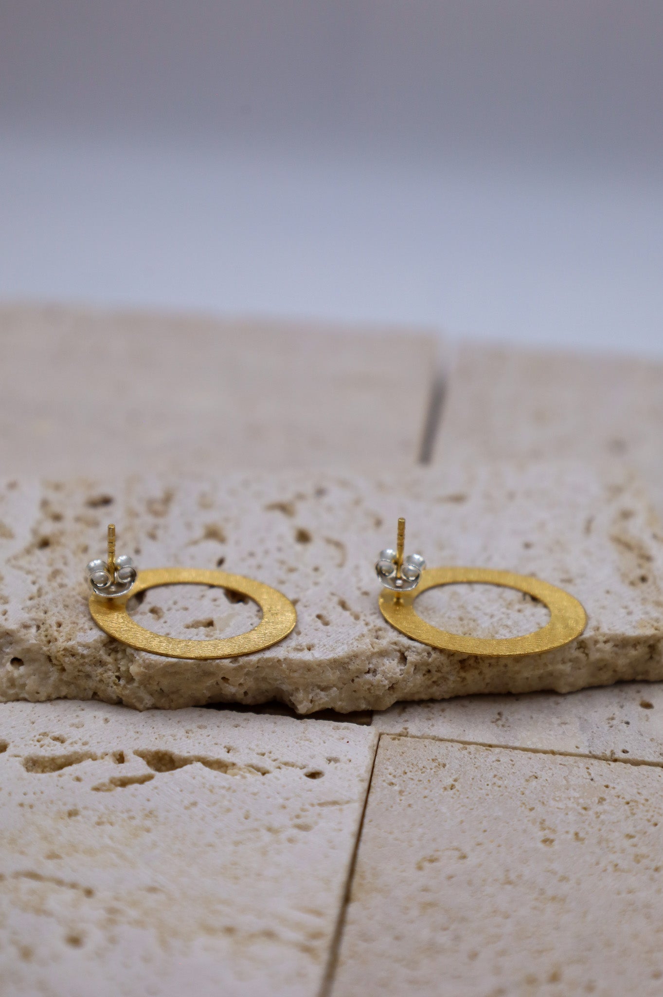 Goldene Ohrringe Frauen stecker