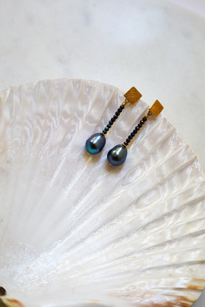 Schwarze Spinell Ohrringe mit Perlenkugel