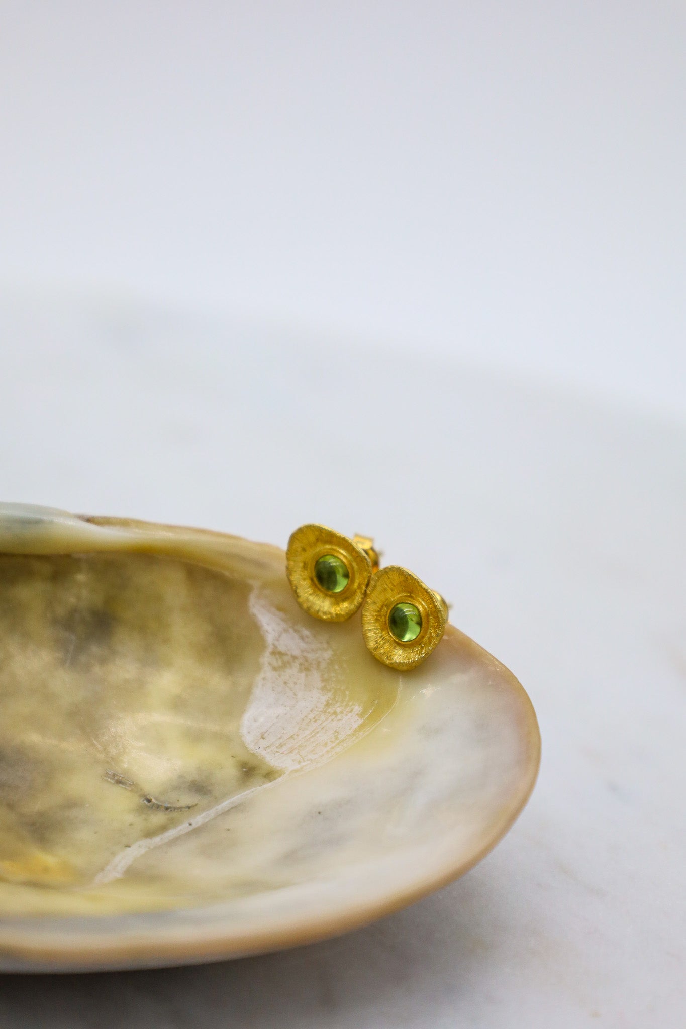 Schöne Ohrringe mit grünem Peridot