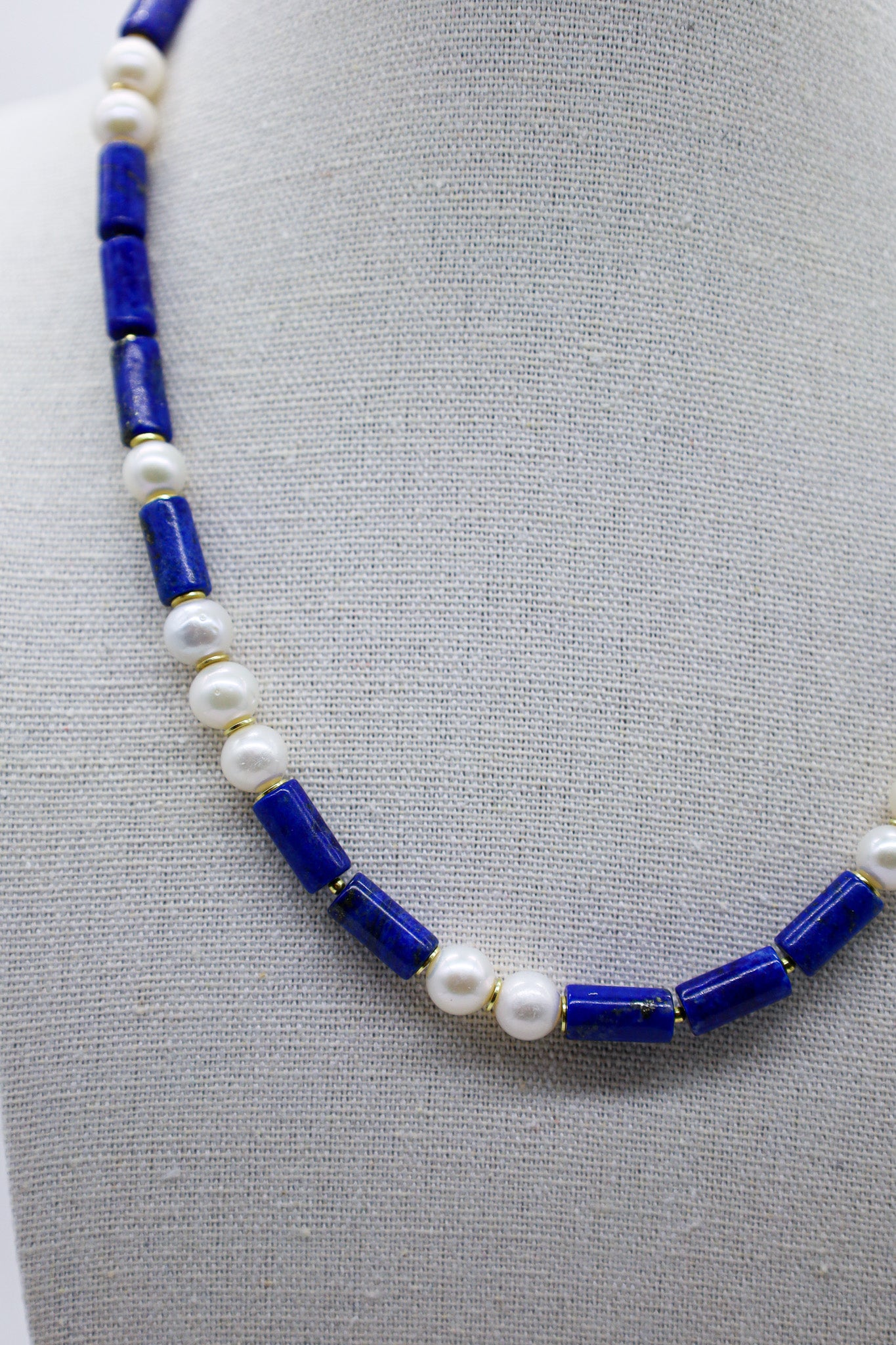 Lapislazuli Halskette mit Perlen