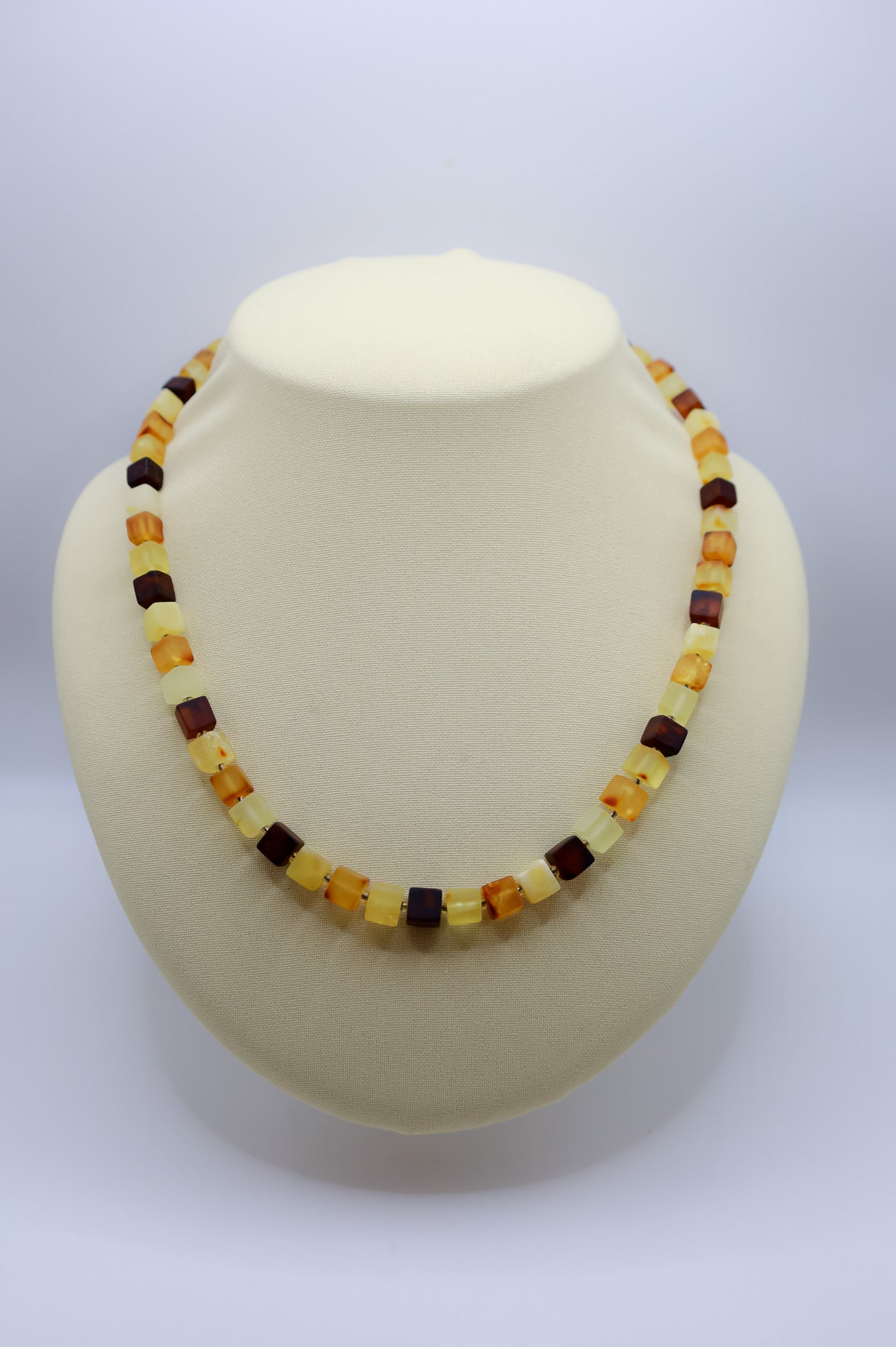 Schöne Bernstein Kette 