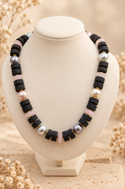 Lava Kette mit Rosenquarz und Muschelkernperlen