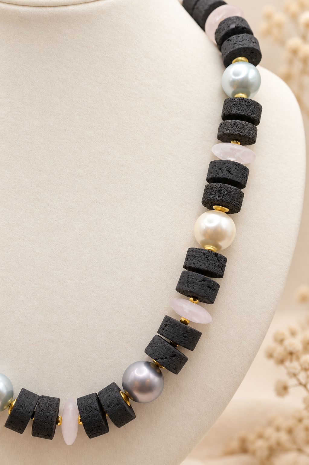 Lava Kette mit Rosenquarz und Muschelkernperlen