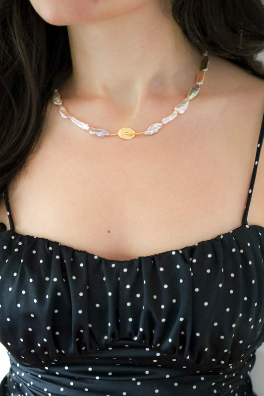 Elegante und zierliche Perlenkette 